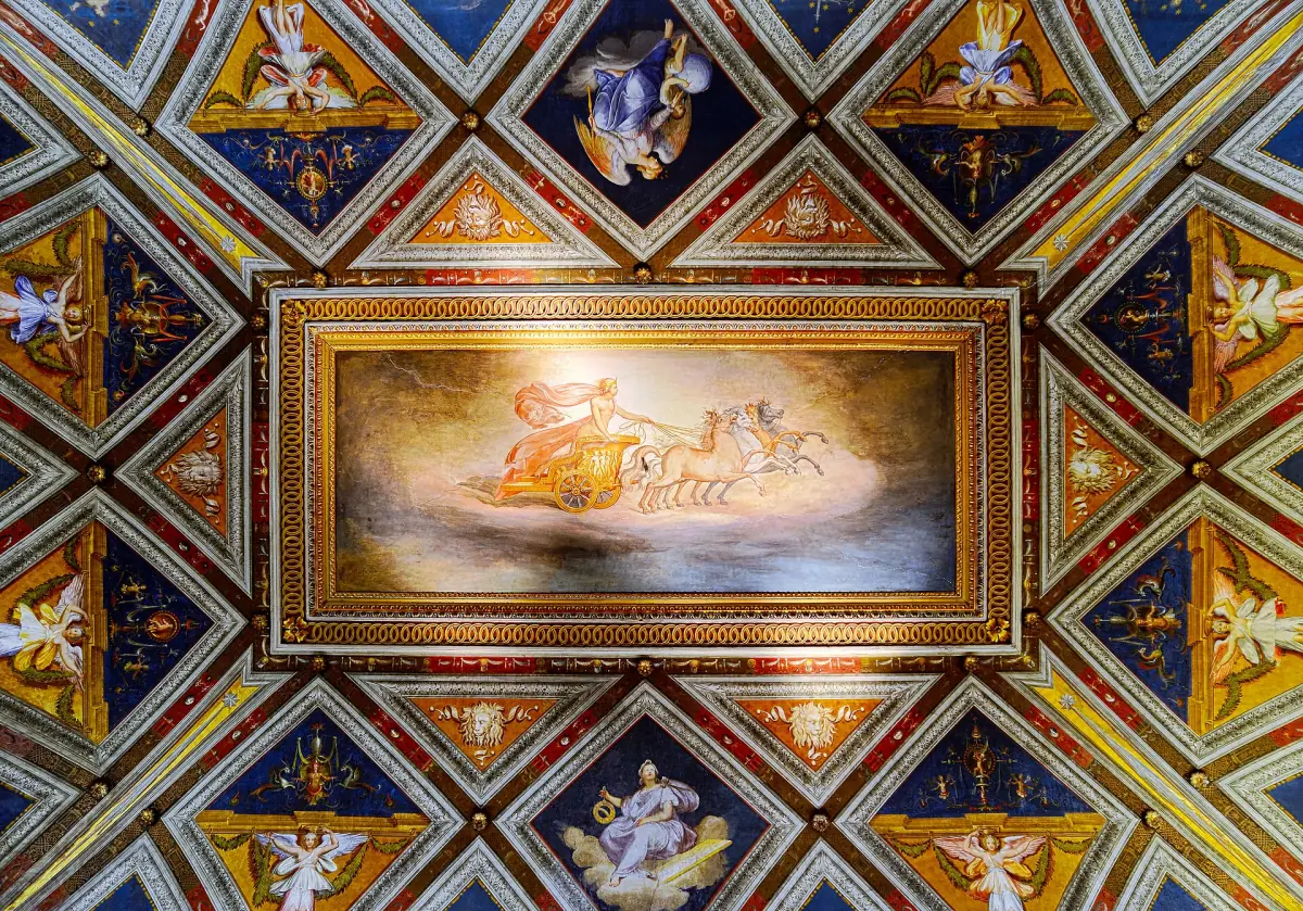 Eine bemalte Decke im Palazzo Braschi