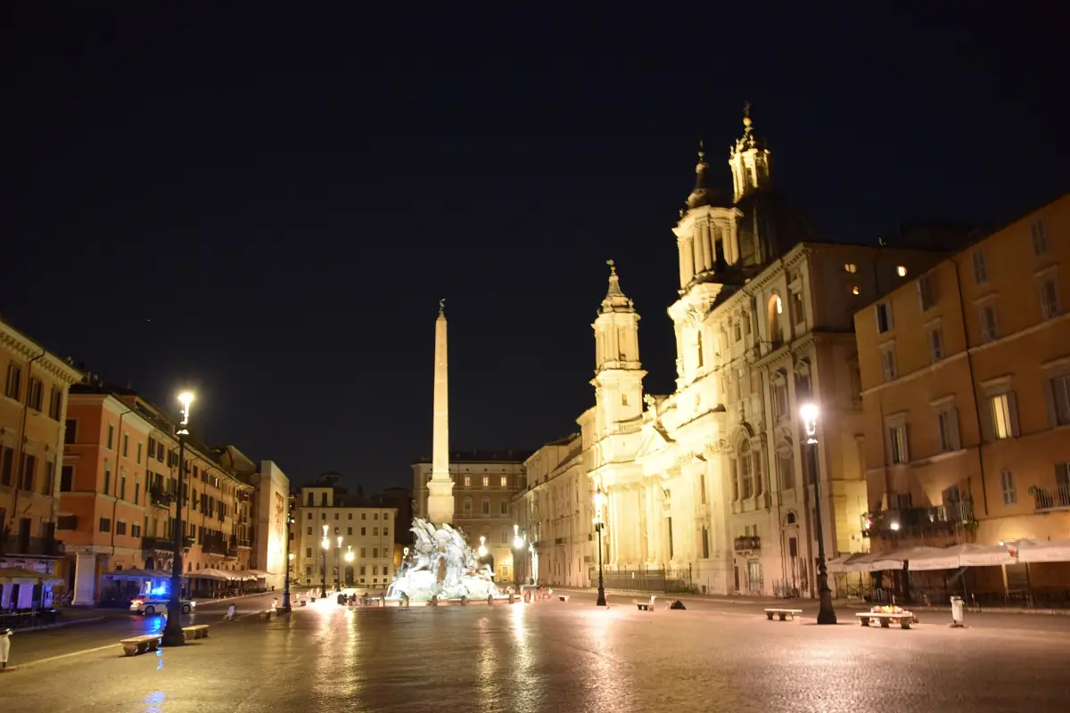 Piazza Navona at night