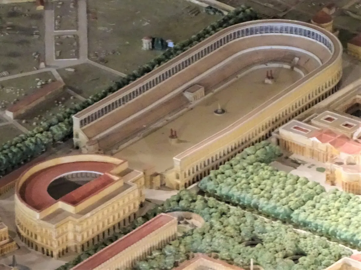 Ein Modell des Stadions des Domitian